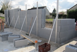 Montage des blocs coffrants isolants